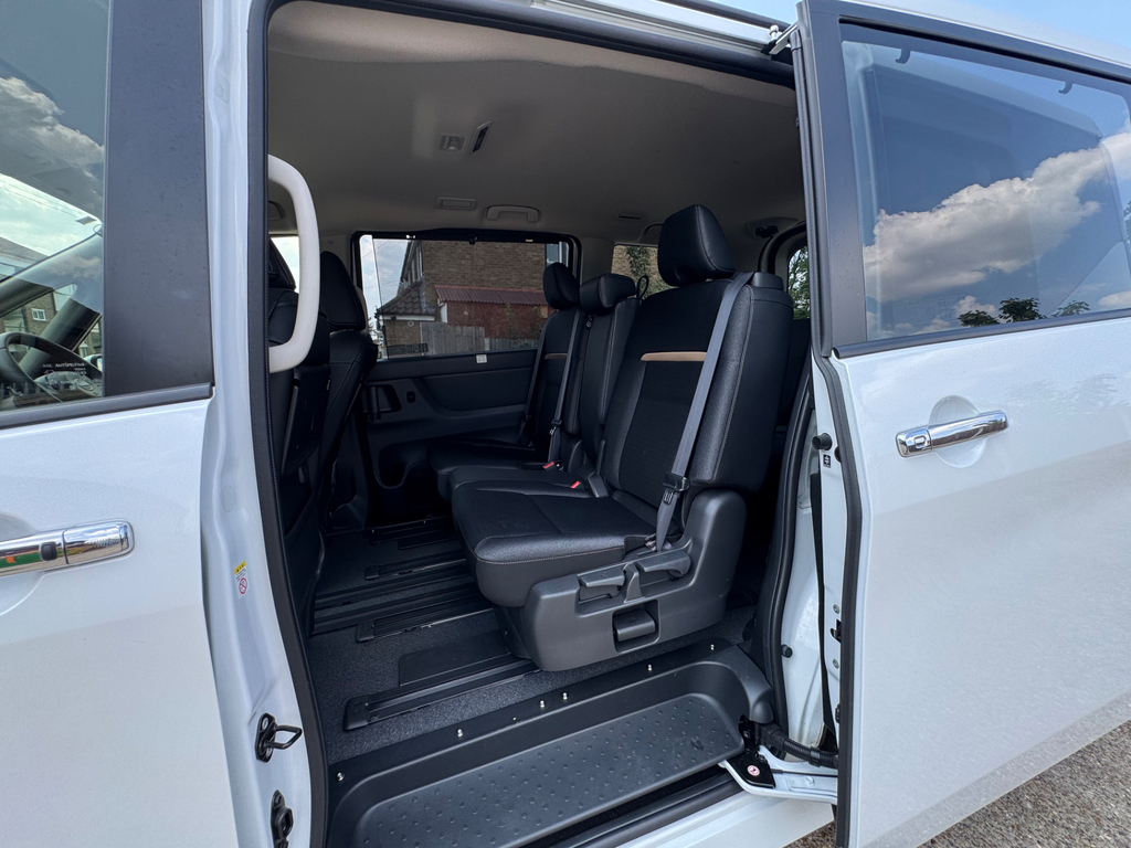 Nissan Serena 2014 Model 8 White #25