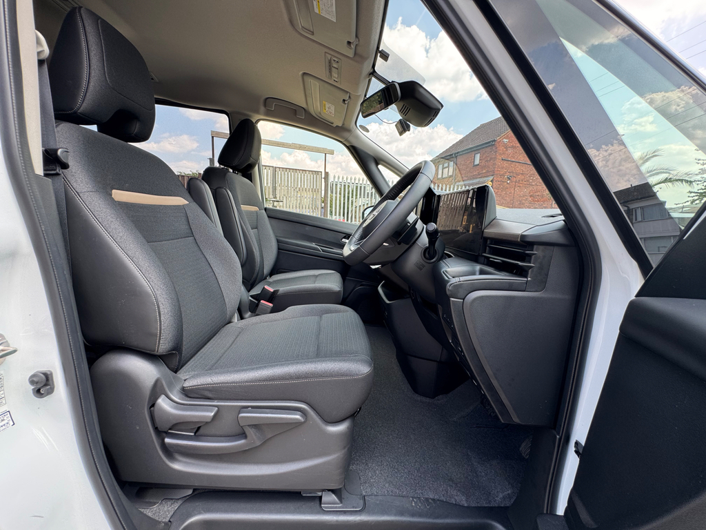 Nissan Serena 2014 Model 8 White #13