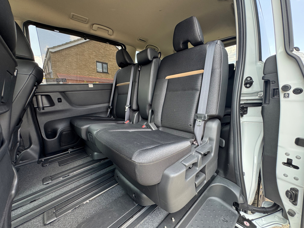 Nissan Serena 2014 Model 8 White #23