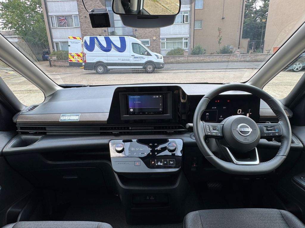 Nissan Serena 2014 Model 8 White #38