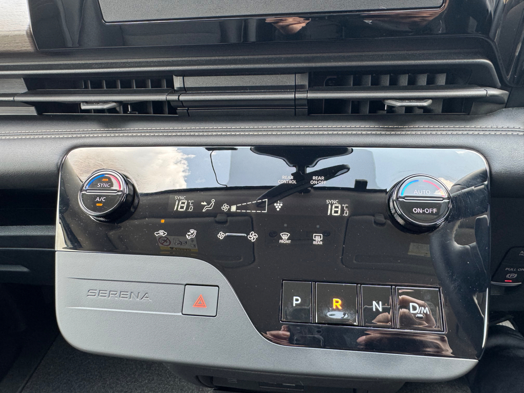 Nissan Serena 2014 Model 8 White #42