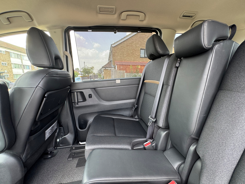 Nissan Serena 2014 Model 8 White #28