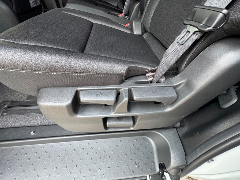 Nissan Serena 2014 Model 8 White #27