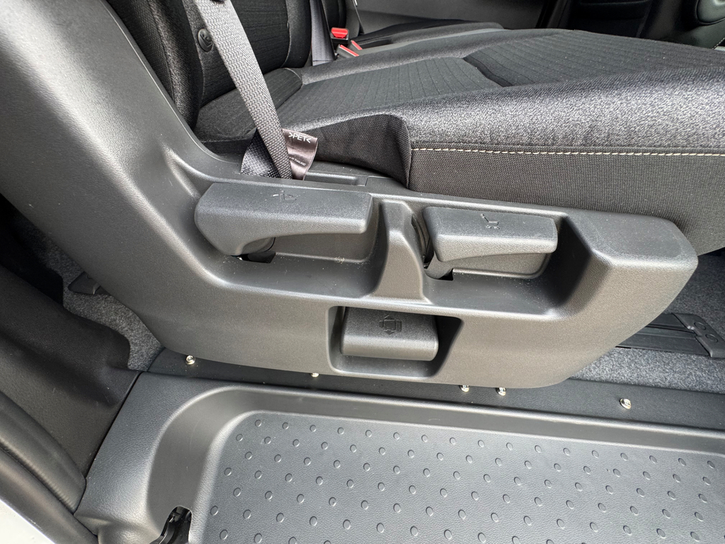Nissan Serena 2014 Model 8 White #34