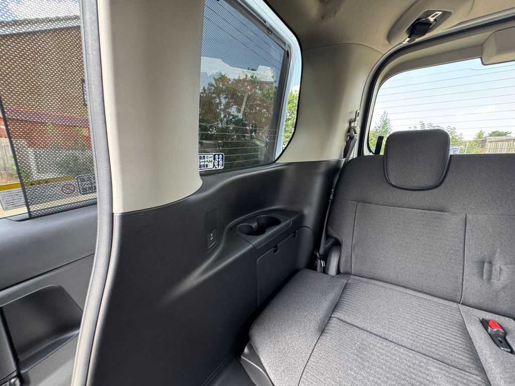 Nissan Serena 2014 Model 8 White #57