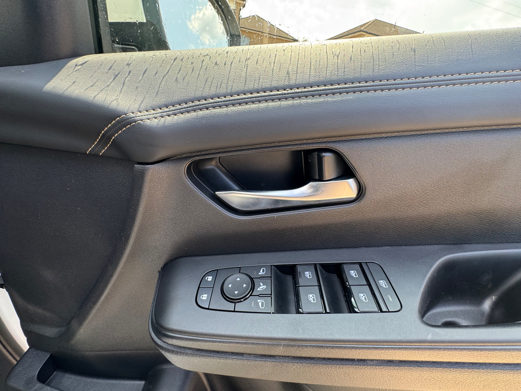 Nissan Serena 2014 Model 8 White #15