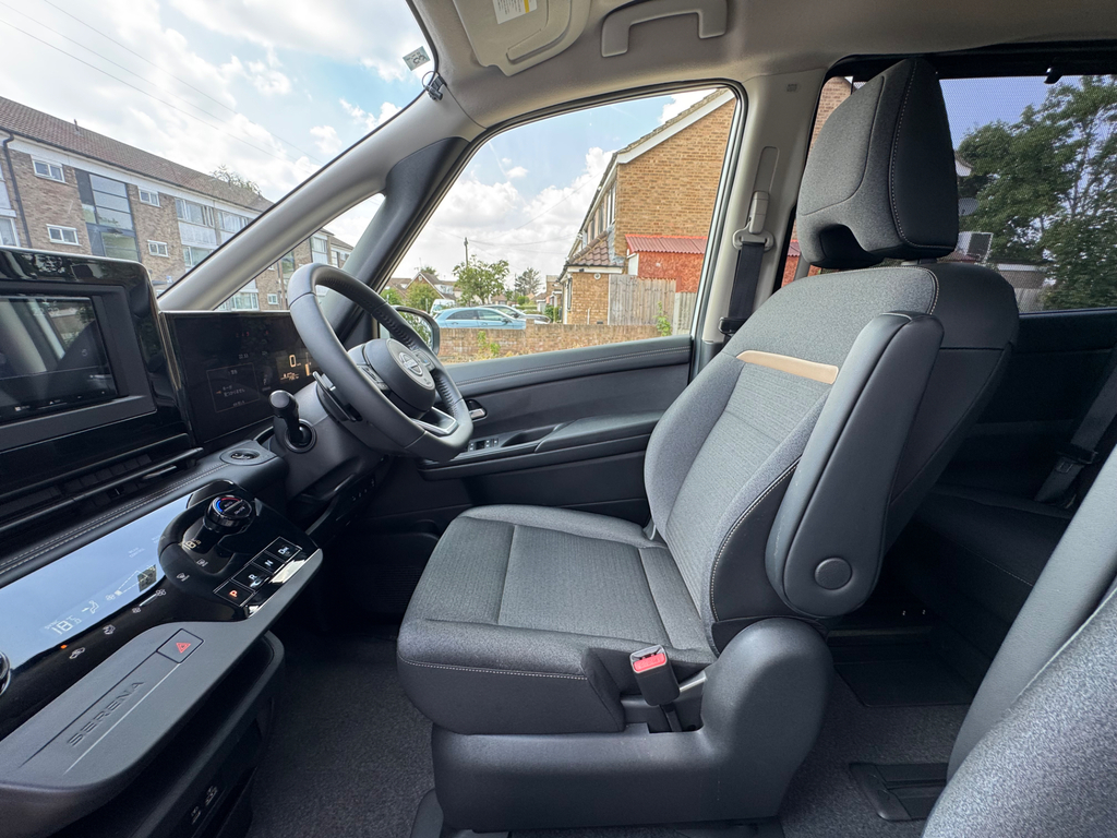 Nissan Serena 2014 Model 8 White #21