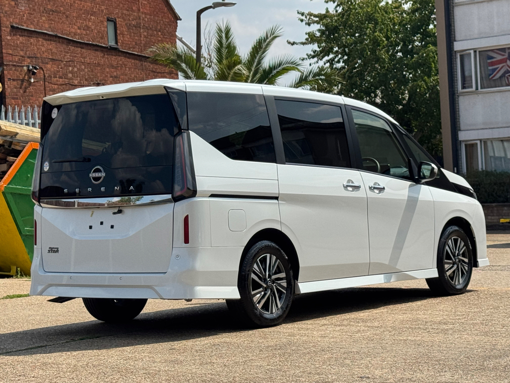 Nissan Serena 2014 Model 8 White #6