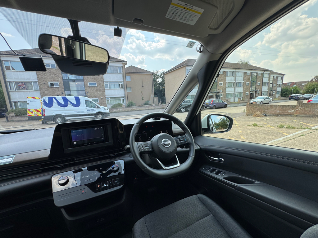 Nissan Serena 2014 Model 8 White #40