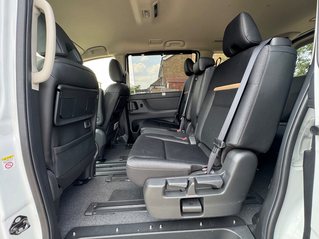 Nissan Serena 2014 Model 8 White #24