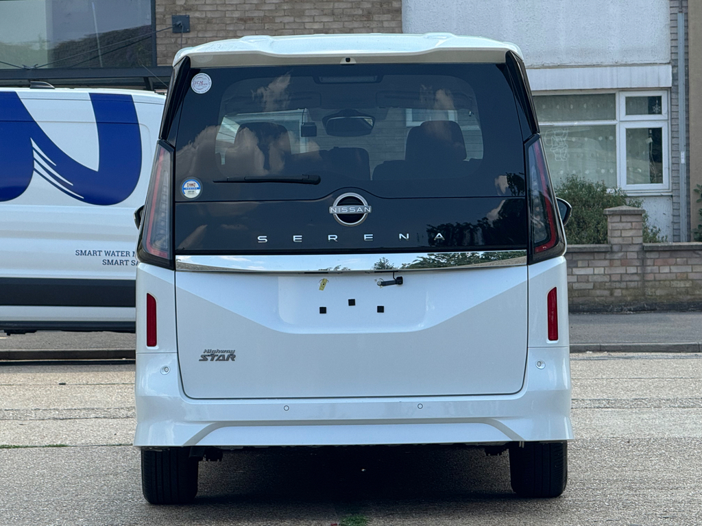 Nissan Serena 2014 Model 8 White #5
