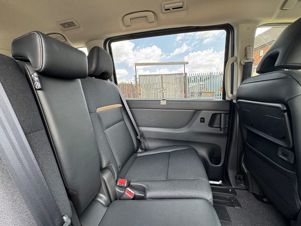 Nissan Serena 2014 Model 8 White #29