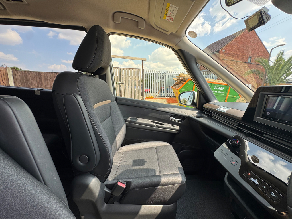 Nissan Serena 2014 Model 8 White #16