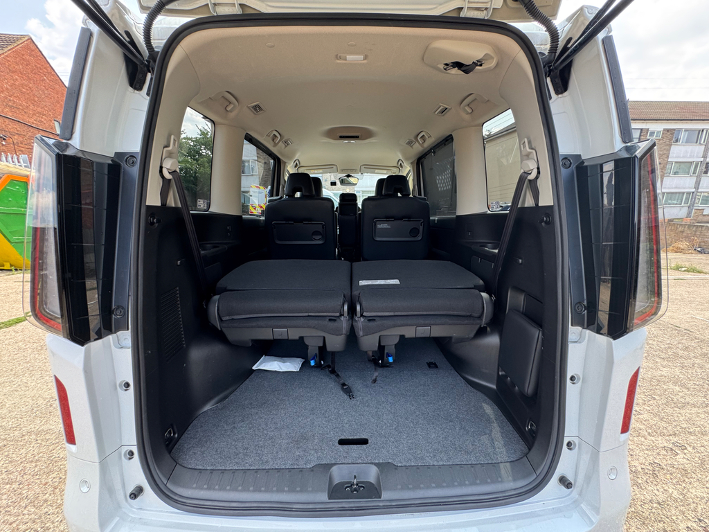 Nissan Serena 2014 Model 8 White #64