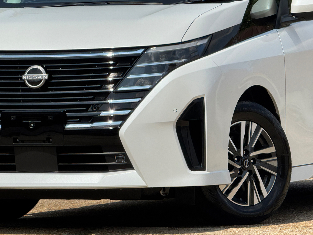 Nissan Serena 2014 Model 8 White #70