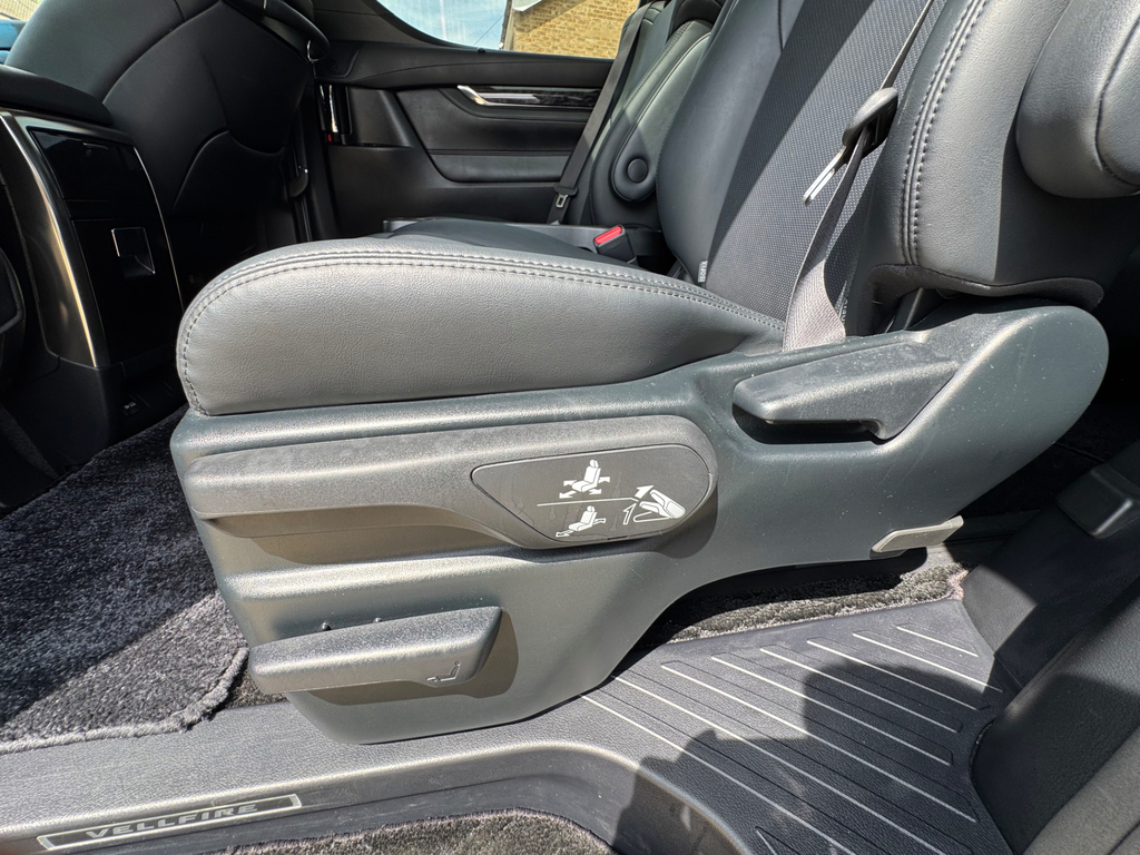 Toyota Vellfire Mpv 2.5X 8 Seats 201867 White #52
