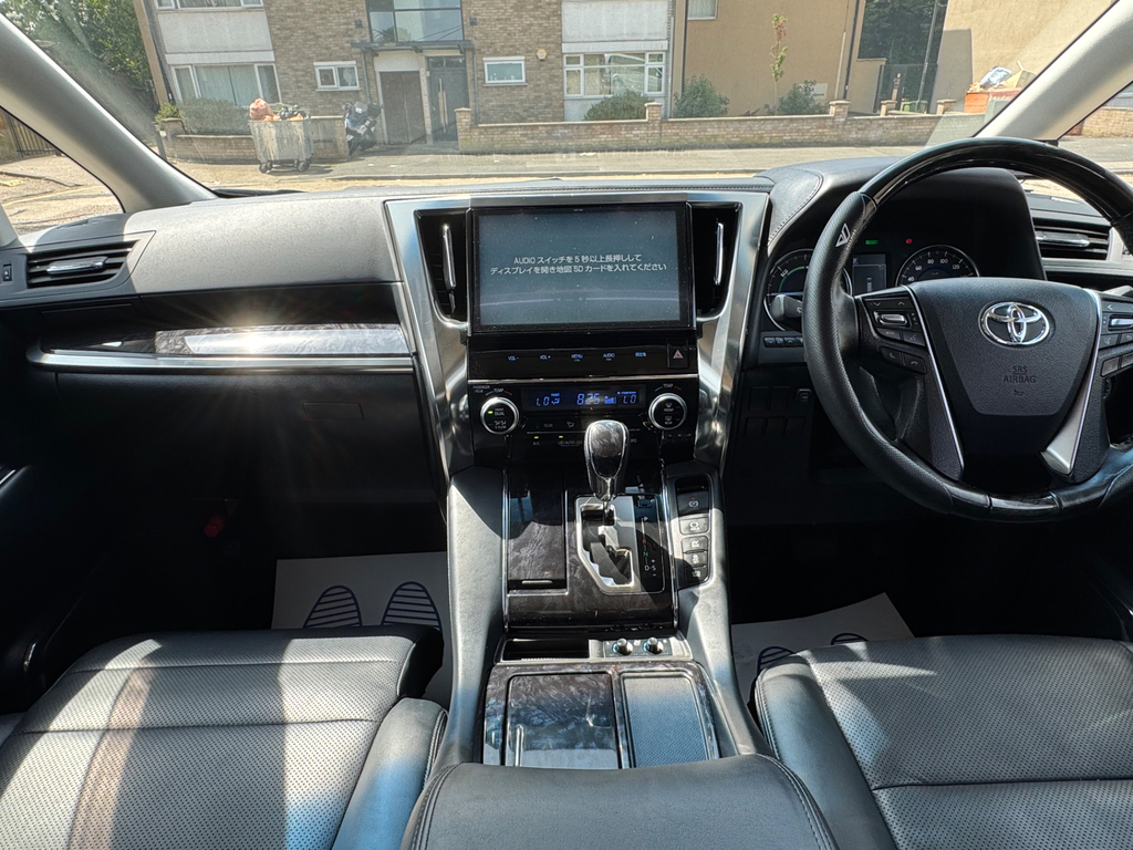 Toyota Vellfire Mpv 2.5X 8 Seats 201867 White #29