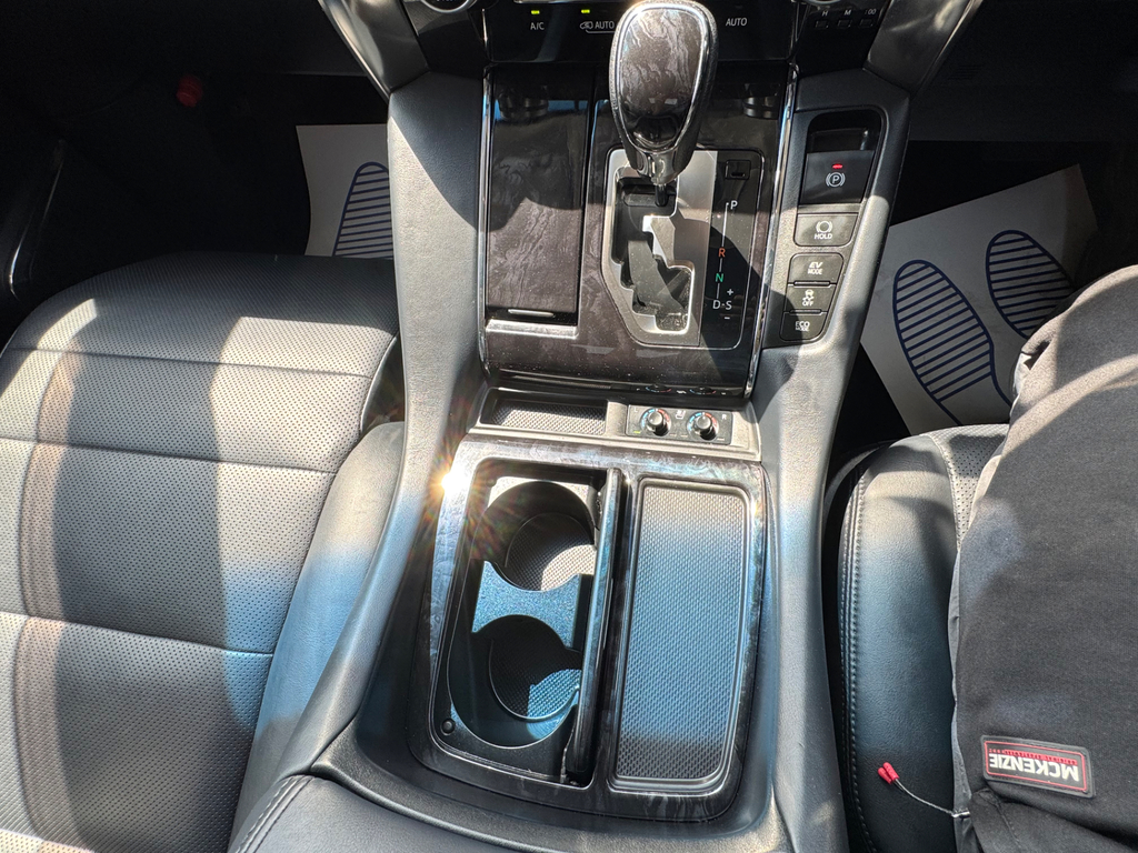Toyota Vellfire Mpv 2.5X 8 Seats 201867 White #35