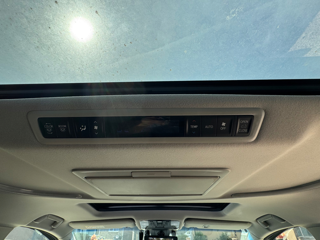 Toyota Vellfire Mpv 2.5X 8 Seats 201867 White #68