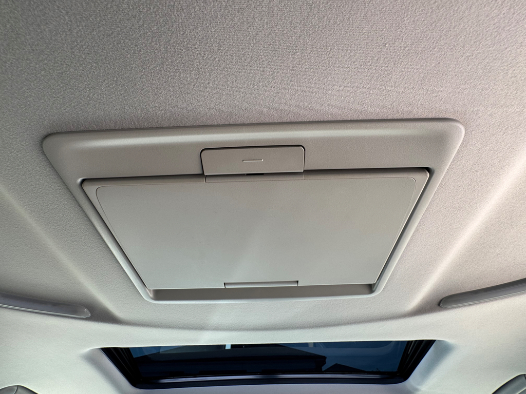 Toyota Vellfire Mpv 2.5X 8 Seats 201867 White #51