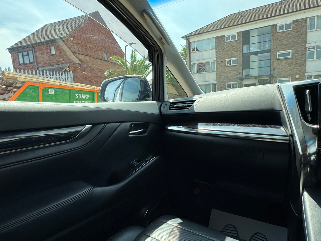 Toyota Vellfire Mpv 2.5X 8 Seats 201867 White #70