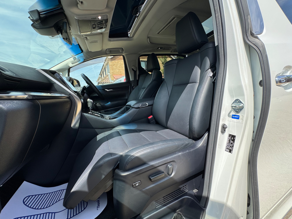 Toyota Vellfire Mpv 2.5X 8 Seats 201867 White #12