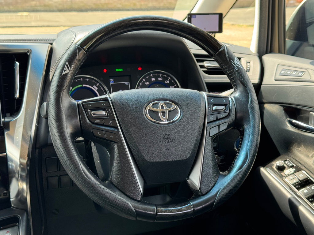Toyota Vellfire Mpv 2.5X 8 Seats 201867 White #30