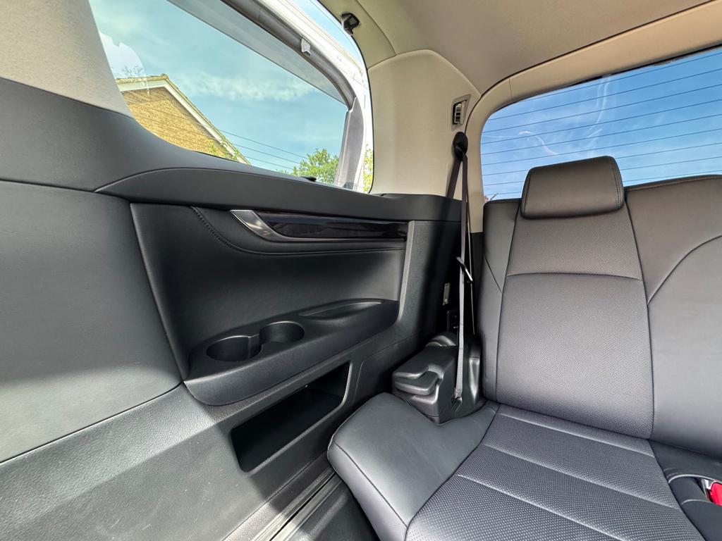 Toyota Vellfire Mpv 2.5X 8 Seats 201867 White #62