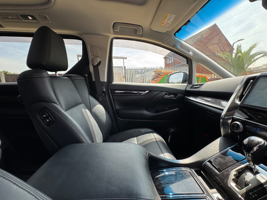 Toyota Vellfire Mpv 2.5X 8 Seats 201867 White #54