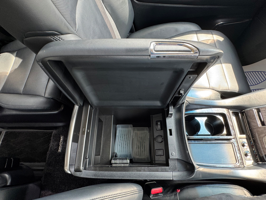Toyota Vellfire Mpv 2.5X 8 Seats 201867 White #77