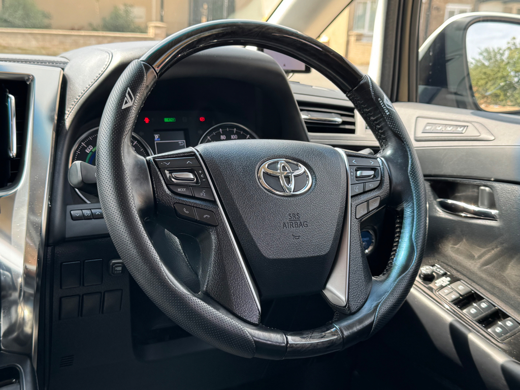 Toyota Vellfire Mpv 2.5X 8 Seats 201867 White #32