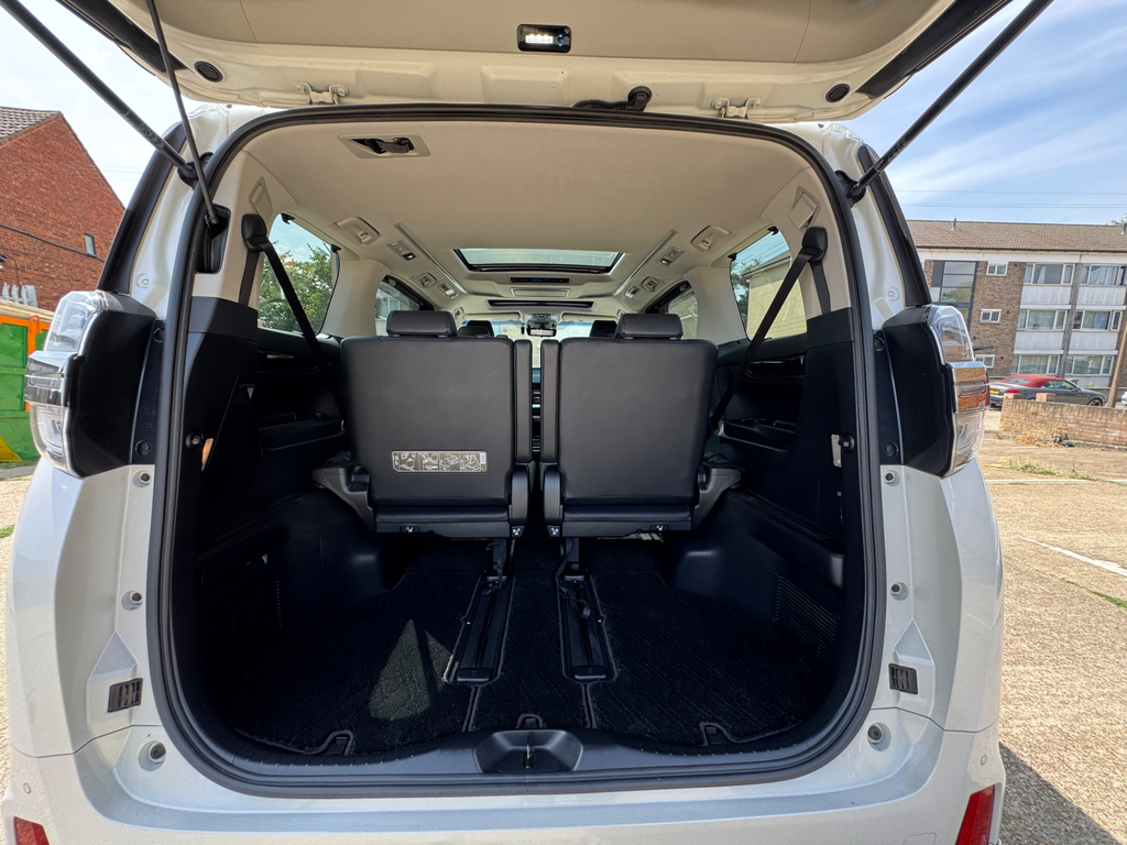 Toyota Vellfire Mpv 2.5X 8 Seats 201867 White #37
