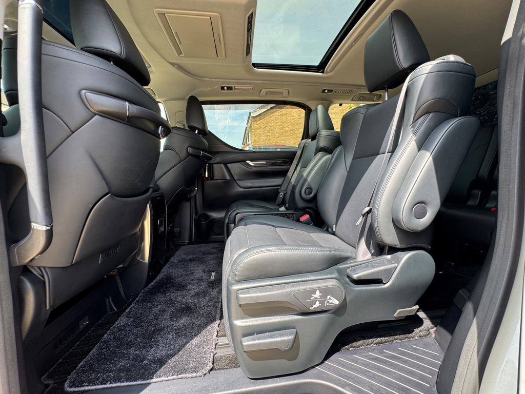 Toyota Vellfire Mpv 2.5X 8 Seats 201867 White #16