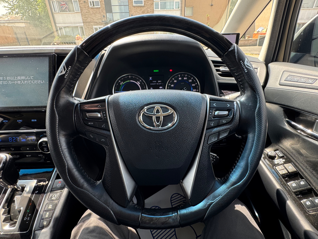 Toyota Vellfire Mpv 2.5X 8 Seats 201867 White #38
