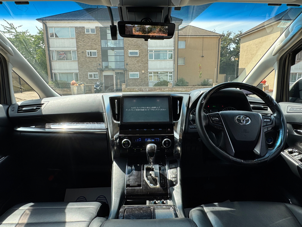 Toyota Vellfire Mpv 2.5X 8 Seats 201867 White #26
