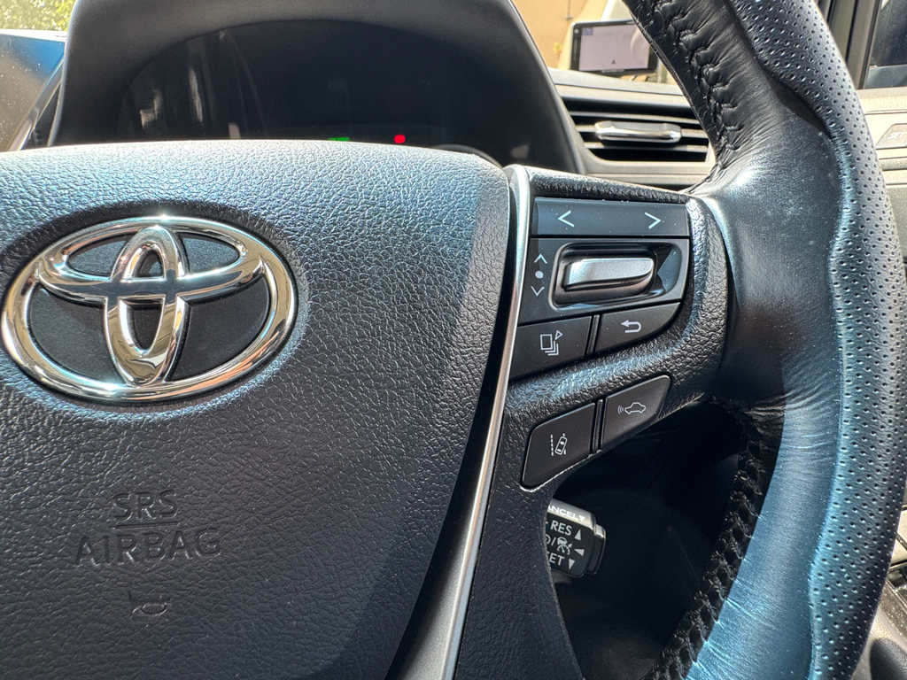 Toyota Vellfire Mpv 2.5X 8 Seats 201867 White #43