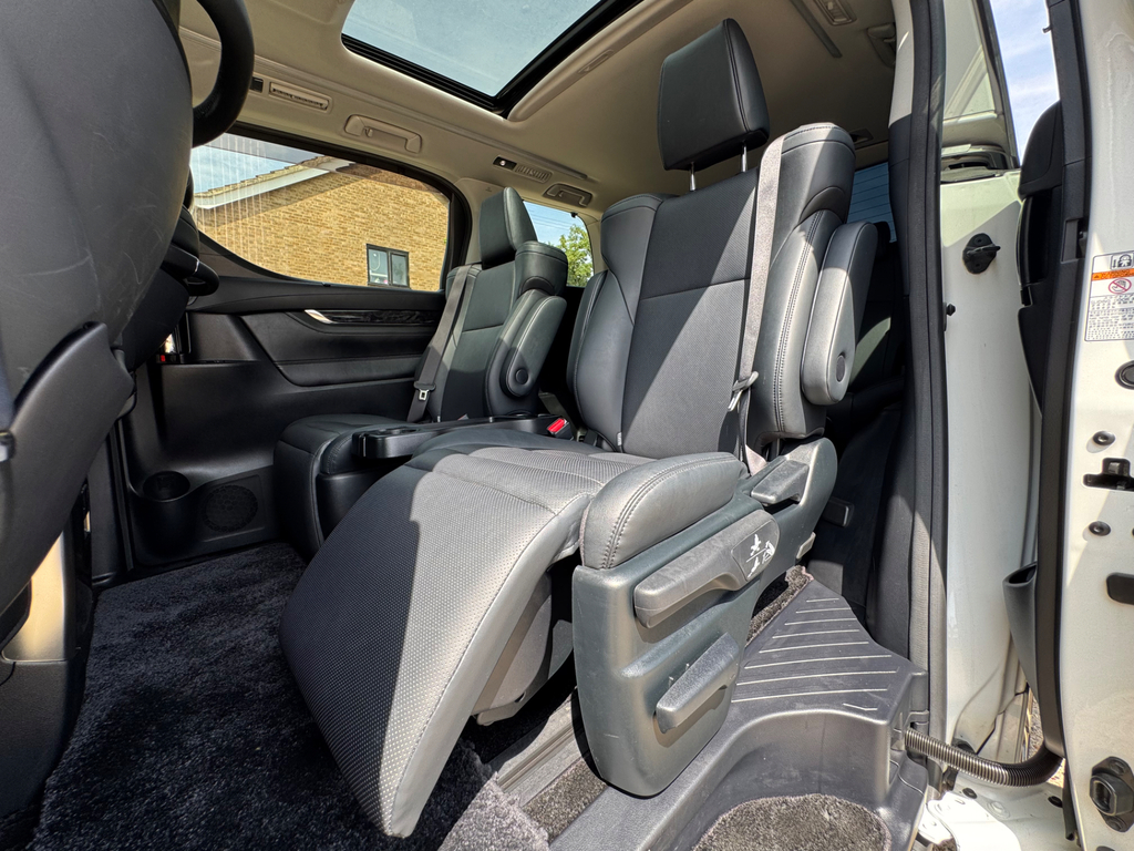 Toyota Vellfire Mpv 2.5X 8 Seats 201867 White #20