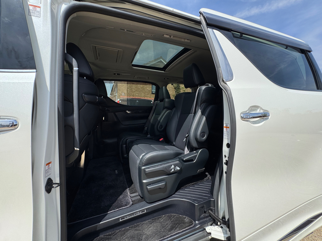 Toyota Vellfire Mpv 2.5X 8 Seats 201867 White #19