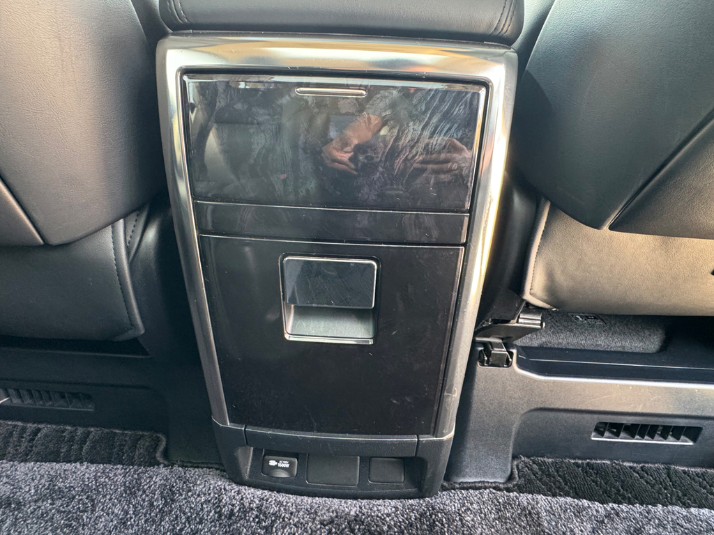 Toyota Vellfire Mpv 2.5X 8 Seats 201867 White #72