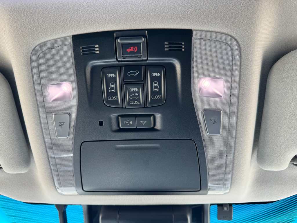 Toyota Vellfire Mpv 2.5X 8 Seats 201867 White #49
