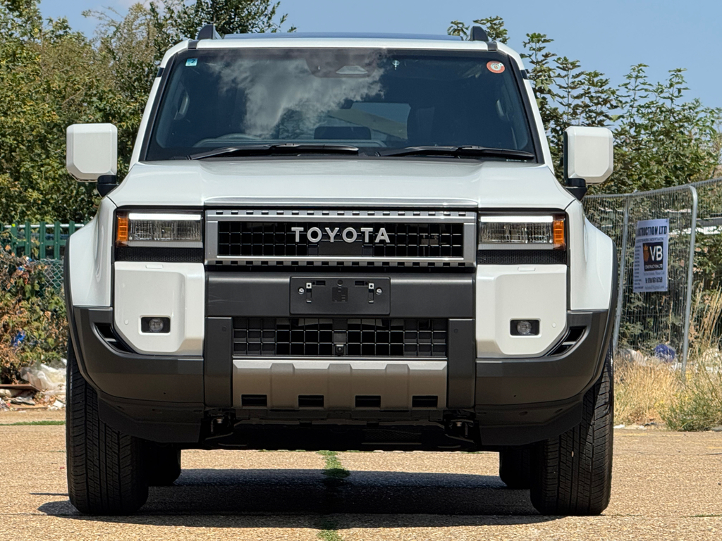 Toyota Land Cruiser Land Cruiser Prado VX First Ed Lc250 2.7L 7 White #2