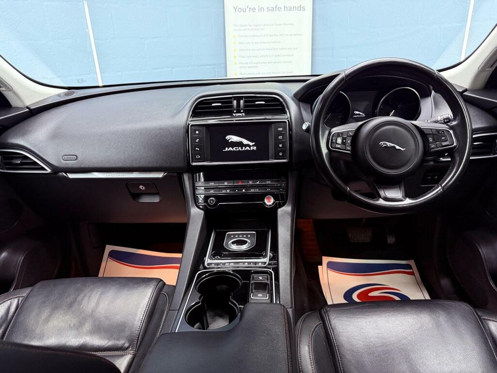 Jaguar F-Pace 2.0 D200 R-dynamic S Awd Red #52