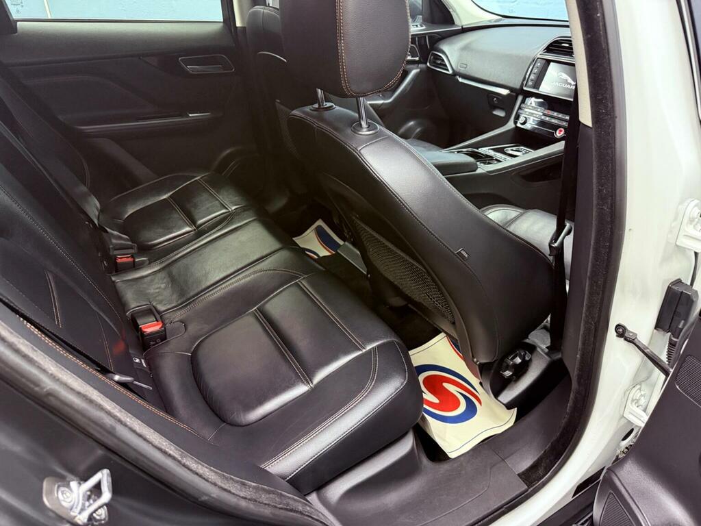 Jaguar F-Pace 2.0 D200 R-dynamic S Awd Red #54