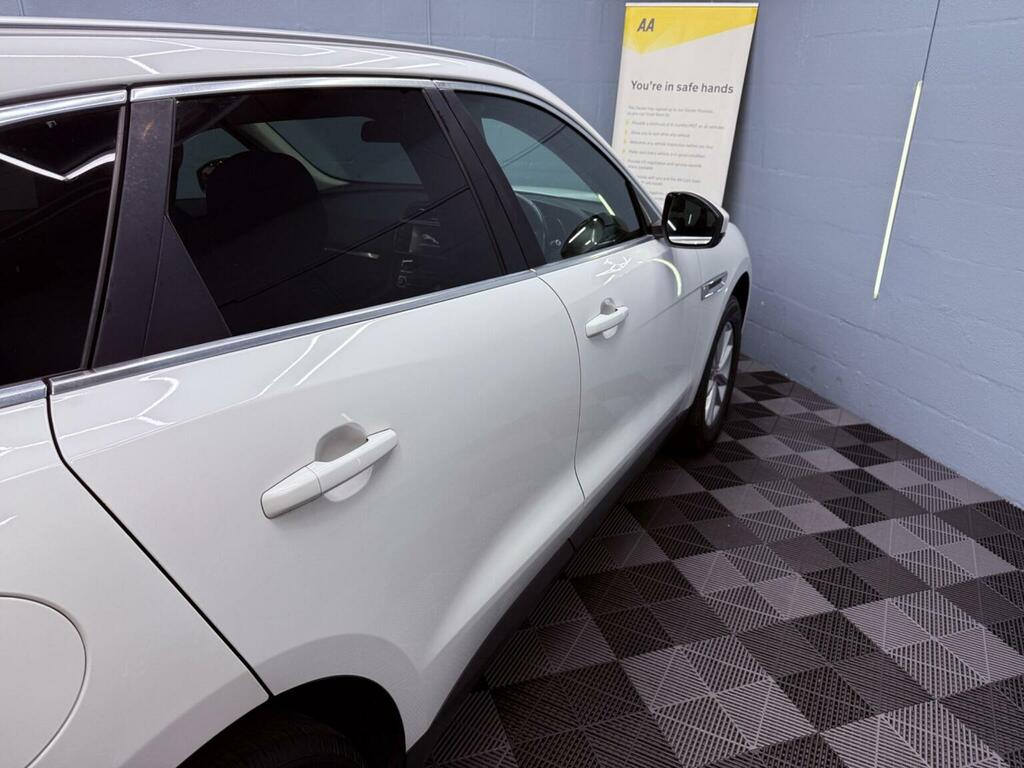 Jaguar F-Pace 2.0 D200 R-dynamic S Awd Red #55