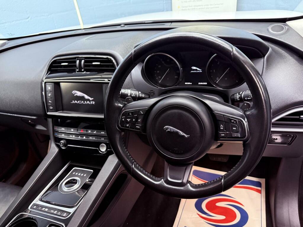 Jaguar F-Pace 2.0 D200 R-dynamic S Awd Red #62