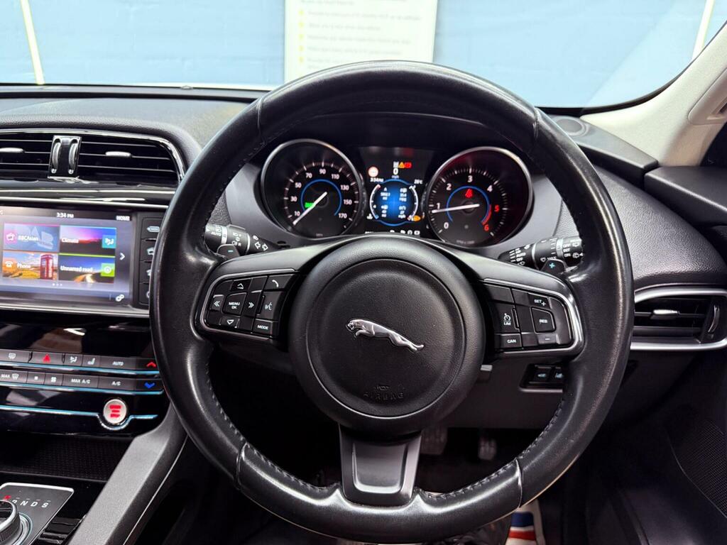 Jaguar F-Pace 2.0 D200 R-dynamic S Awd Red #23