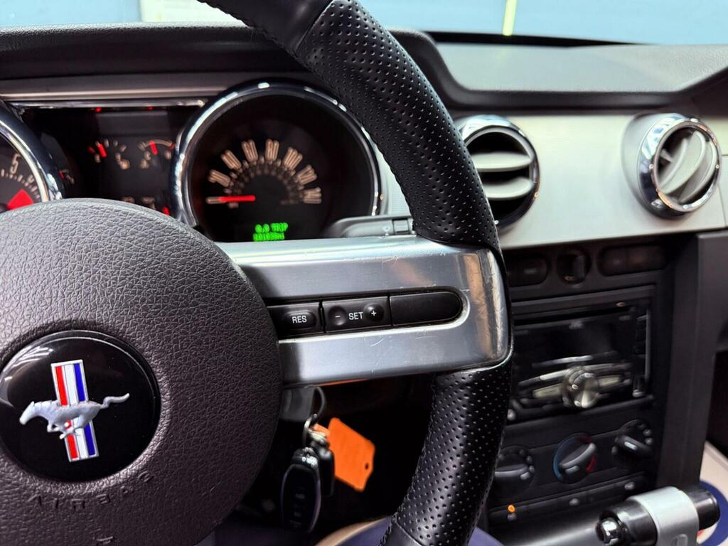 Ford Mustang 4.0 Black #23