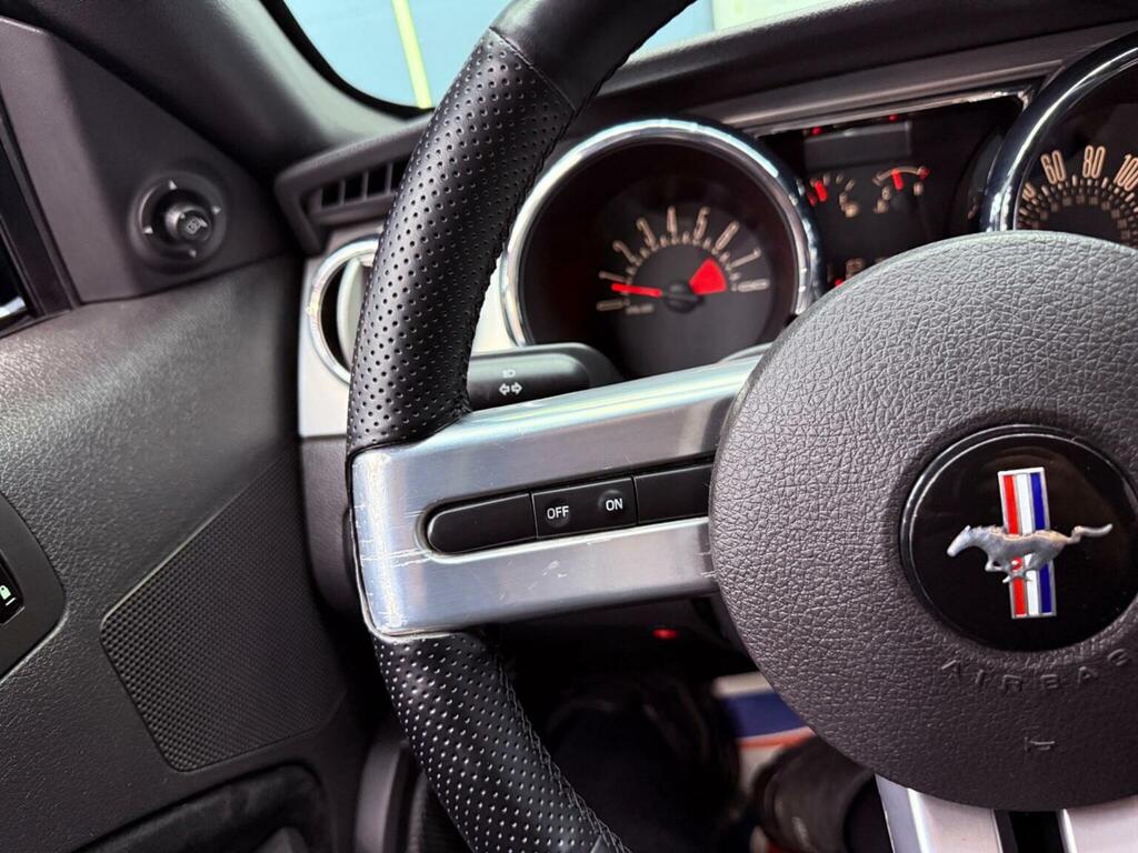 Ford Mustang 4.0 Black #24