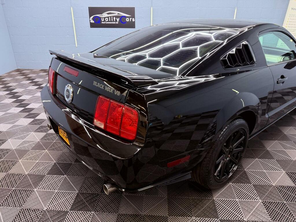 Ford Mustang 4.0 Black #41