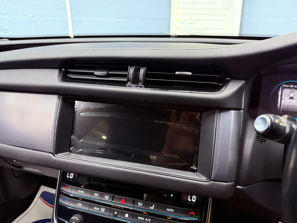 Jaguar XF 2.0I Portfolio Sportbrake Euro 6 Ss Blue #16
